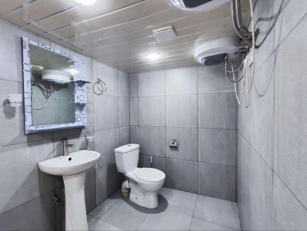 Guest House In The Small Center Yerevan Luaran gambar